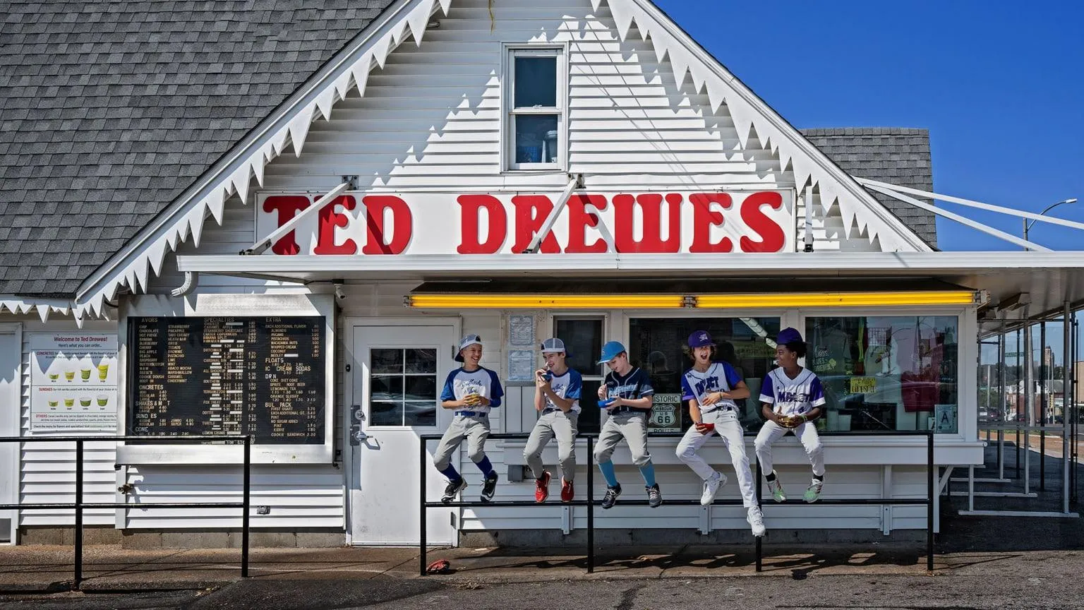 Ted Drewes building with baseball players